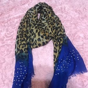 Blue cheetah scarf / hijab